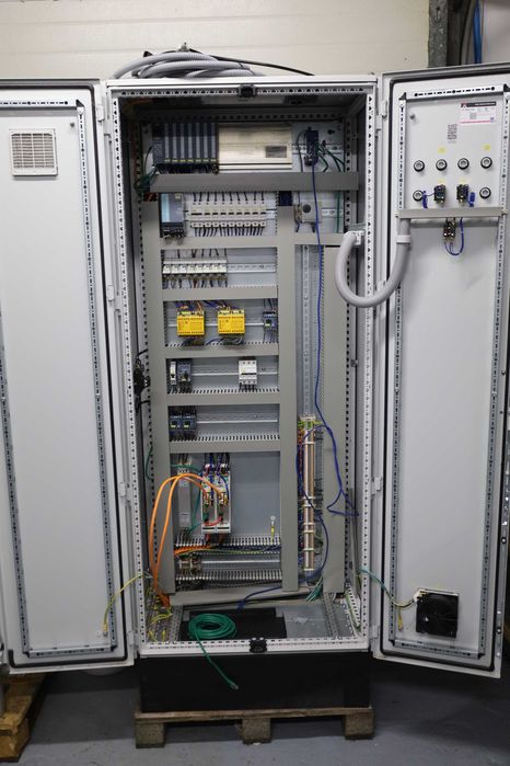 Szafa sterownicza ROBOT / OBRABIARKA CNC