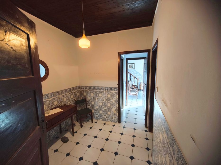 Vende-se vivenda em Trancoso próxima do centro histórico
