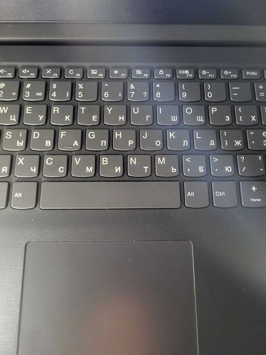 Ноутбук Lenovo V15-IIL (i5-1035G1, RAM 8Gb). Відмінний стан.