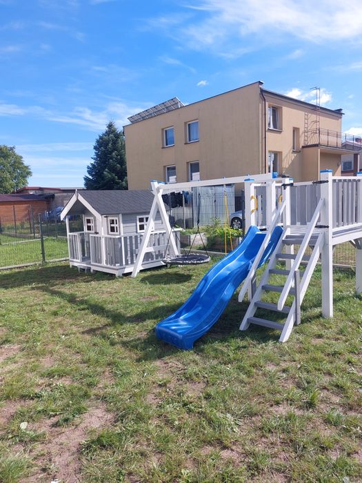 Plac zabaw domek