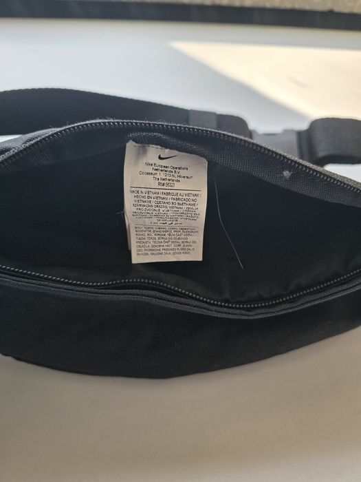 nike saszetka biodrówka pas torebka sportowa nerka