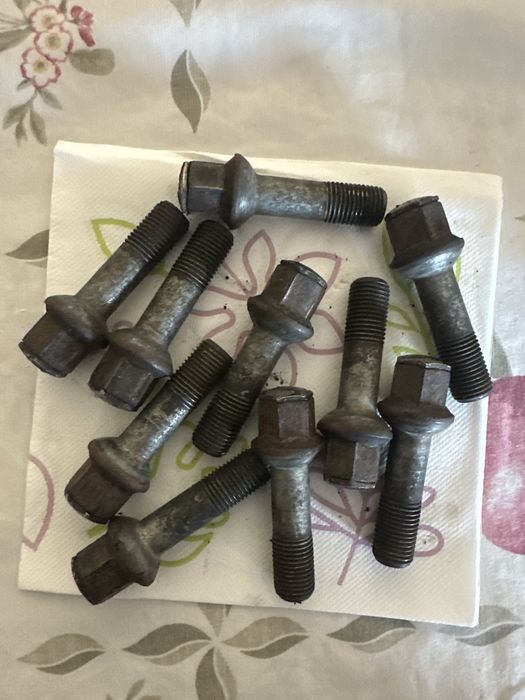 Parafusos de roda Mercedes para jantes 16