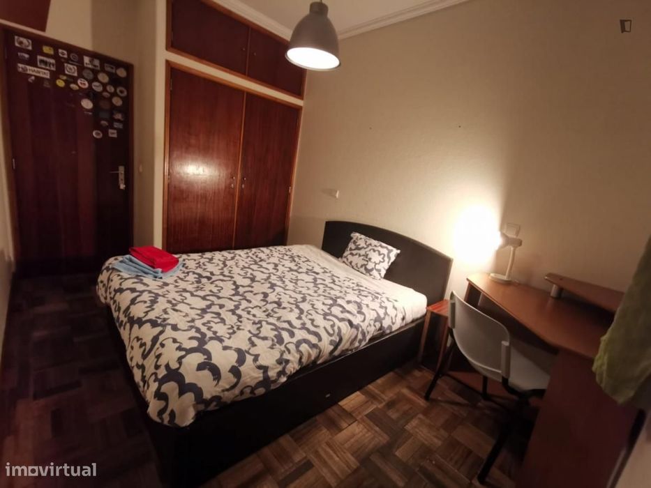 Quarto - localizado em Guimaraes