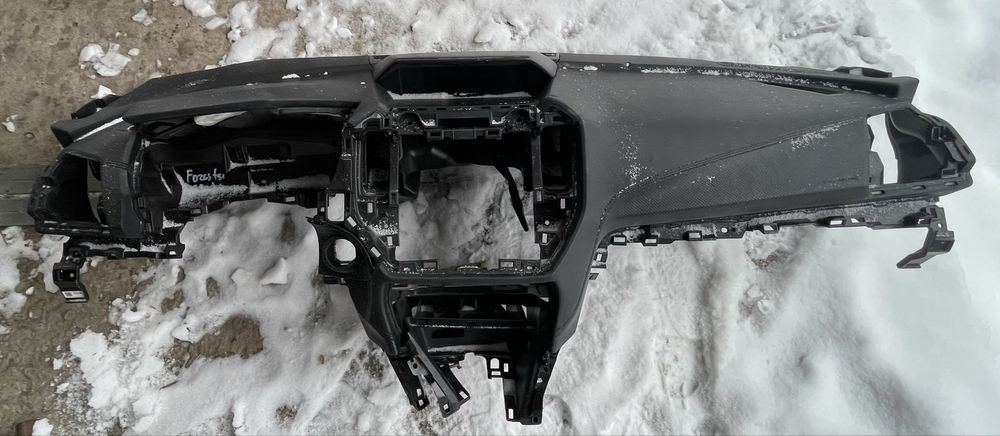 Торпеда с air bag Subaru Forester 19-24 SK. Целая. С дефектом.