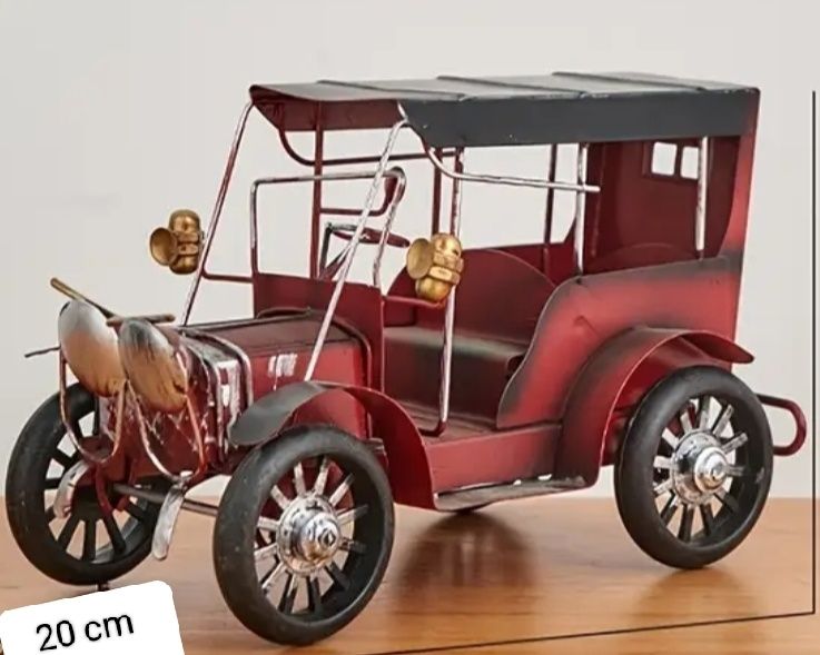 Carro Antigo em Metal