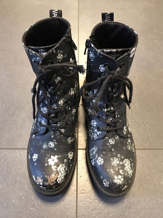 Glany czarne w biale kwiatki roz 39