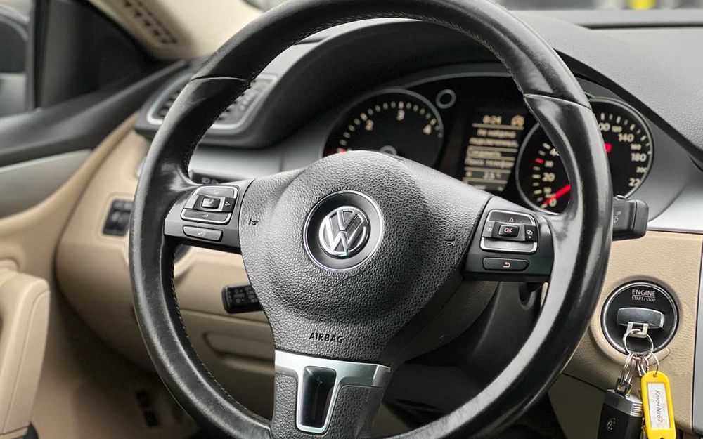 Volkswagen Passat 2011