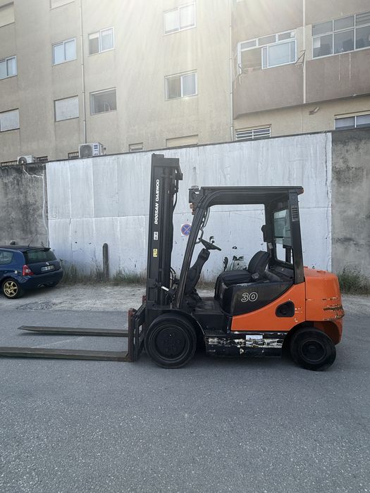Empilhador Doosan 3 ton diesel