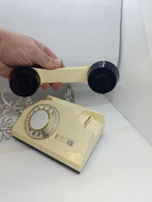 Старший радянський стаціонарний телефон СССР вінтаж ретро з круглим