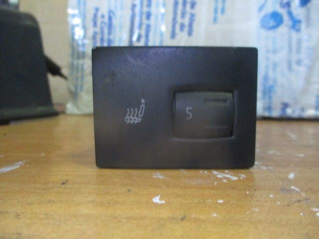 Botão / interruptor aquecimento de bancos VOLKSWAGEN Touareg (7L)