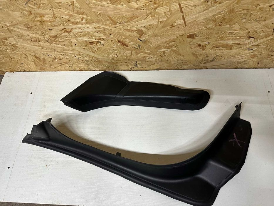 Оригінальне облицювання водостічного жолоба(ліва сторона)BMW G30 2017