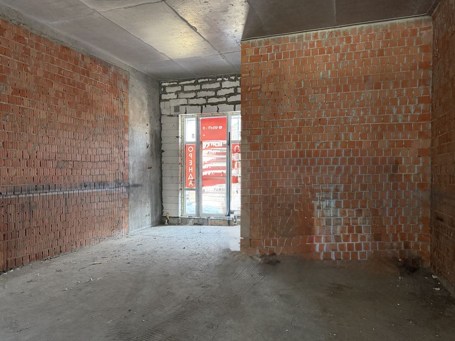 Оренда фасадного приміщення в ЖК Гранд Бурже. Перший поверх