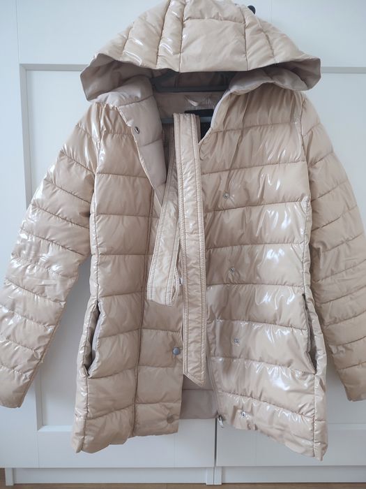 Kurtka zimowa beżowa błyszcząca pikowana ocieplana Mohito rozm 34 36 X
