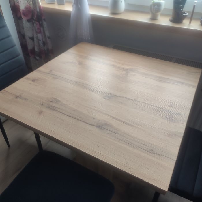 Sprzedam stół  do salonu