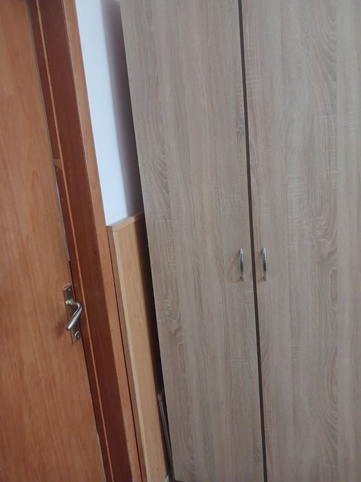 Шафа з полицями