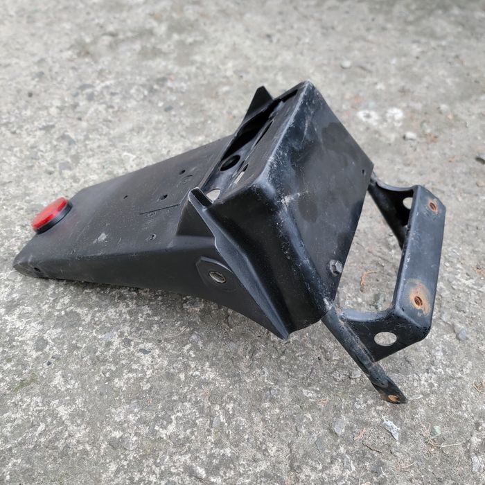 Błotnik tył mocowanie tablicy suzuki dr 650