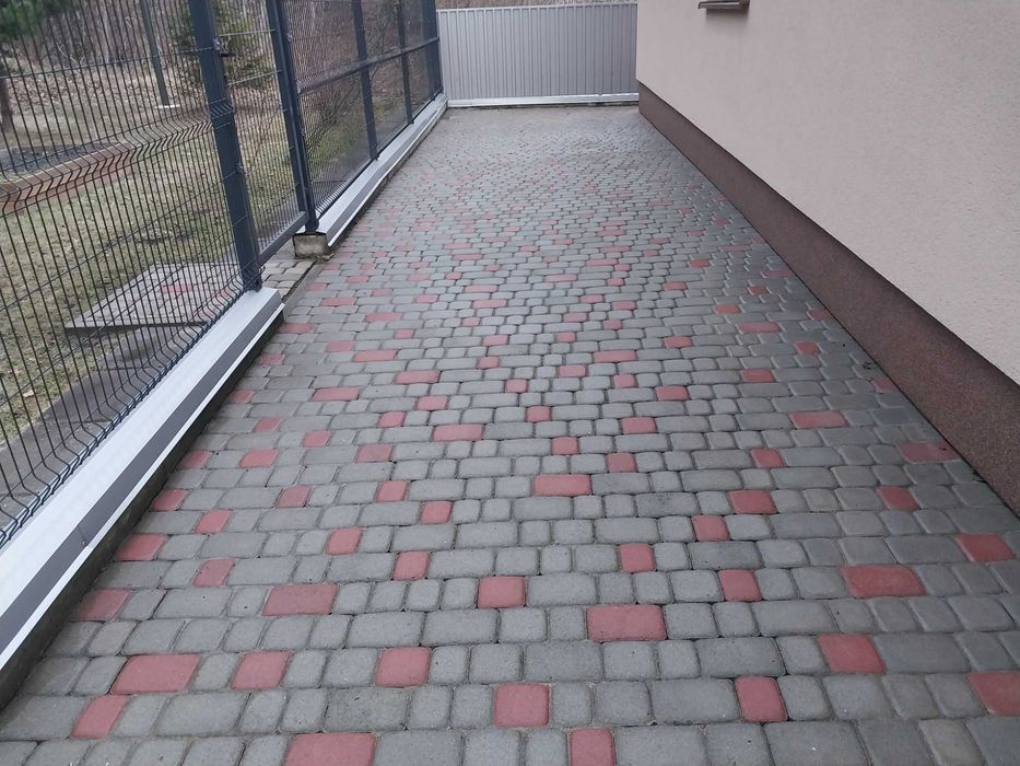 Чистка бруківки, мийка бруківки, миття бруківки, керхер, бруківка, мийка тротуарної плитки