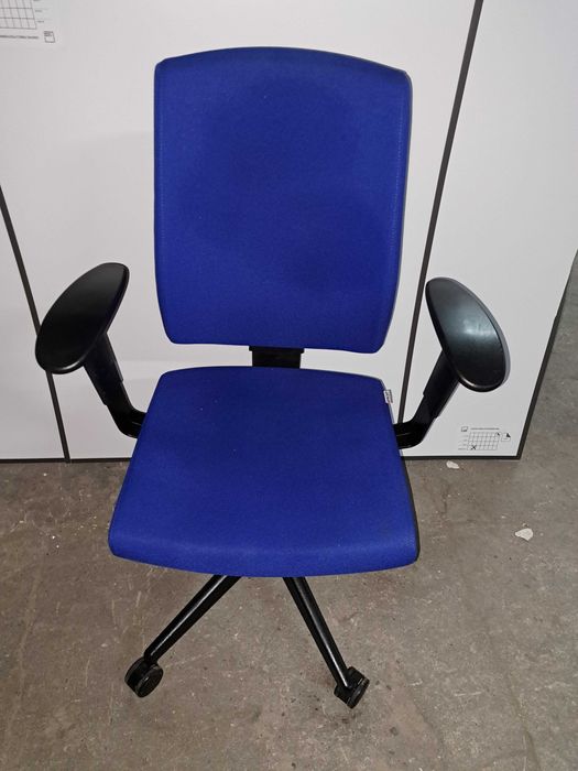 Fotel obrotowy b.d. stanie Profim Raya 21S