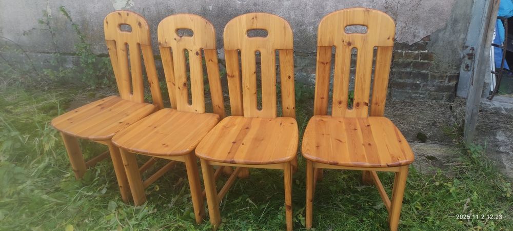 Krzesła  drewniane