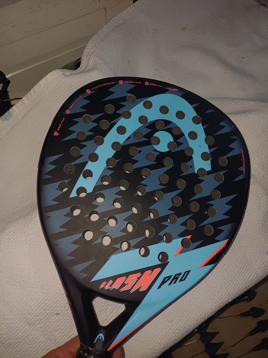 Raquete padel e 2 bolas