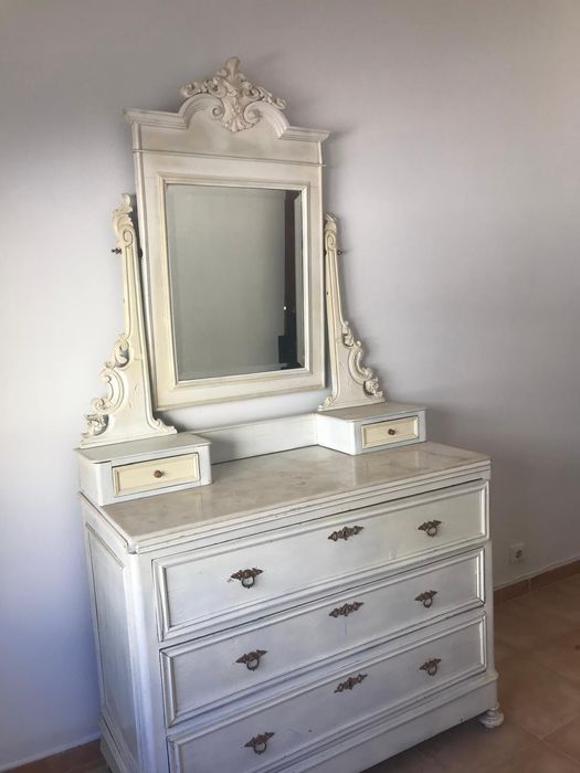 Moveis de quarto  com pedra mármore e toucador