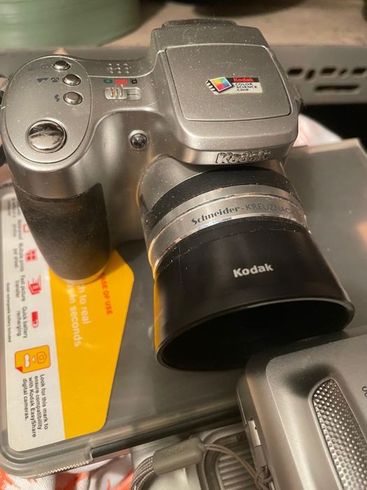 2 aparaty Kodak + drukarka stan bardzo dobry, ladowarka.