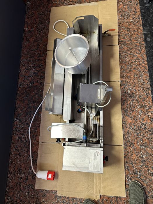 Продам апарат для виготовлення пончиків і витяжку