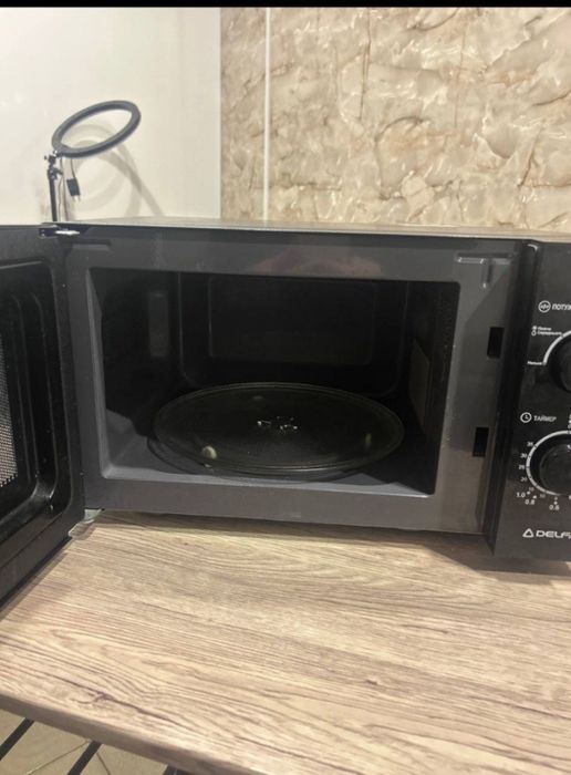 мікрохвильовка Delfa AMW20MB