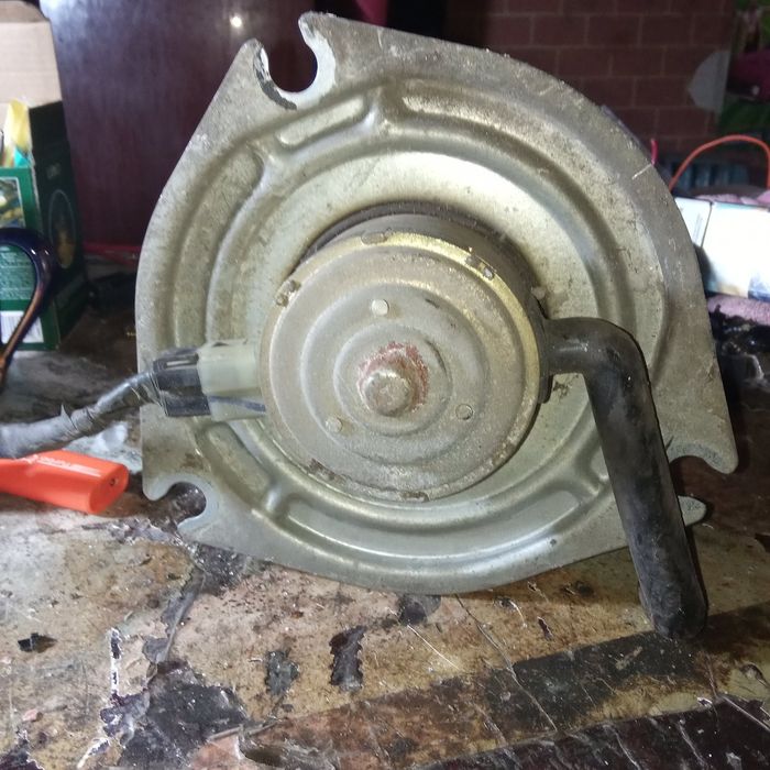 Двигун пічкі салону автомобіля Nissan Sanny B11.