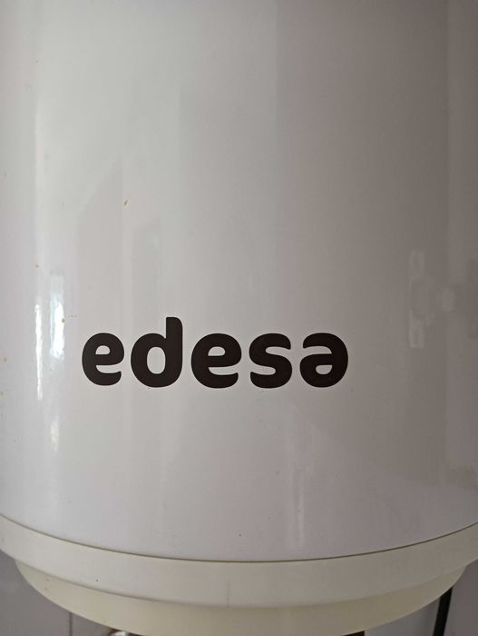 Termoacumulador edesa 30 litros