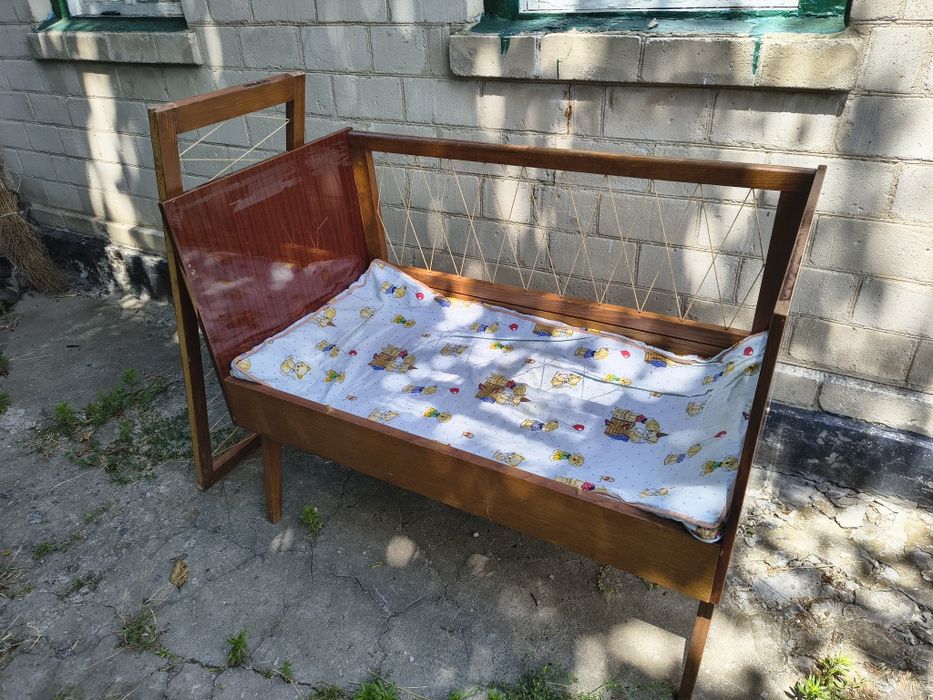 Дитяча кроватка 116 на 62 з матрасом