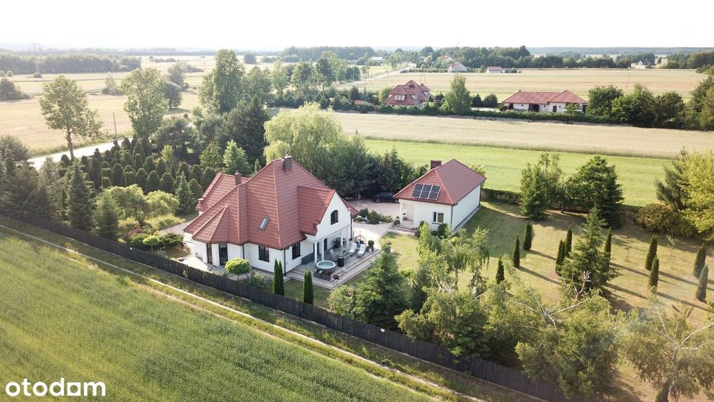 Dom- wysoki standard ,zadbany piękny duży ogród .