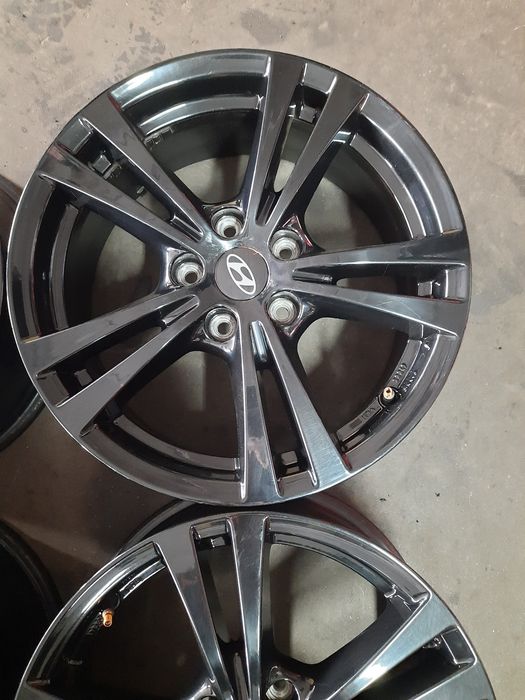 (041) Felgi 17" 5x114,3 ET 47 7j - Hyundai