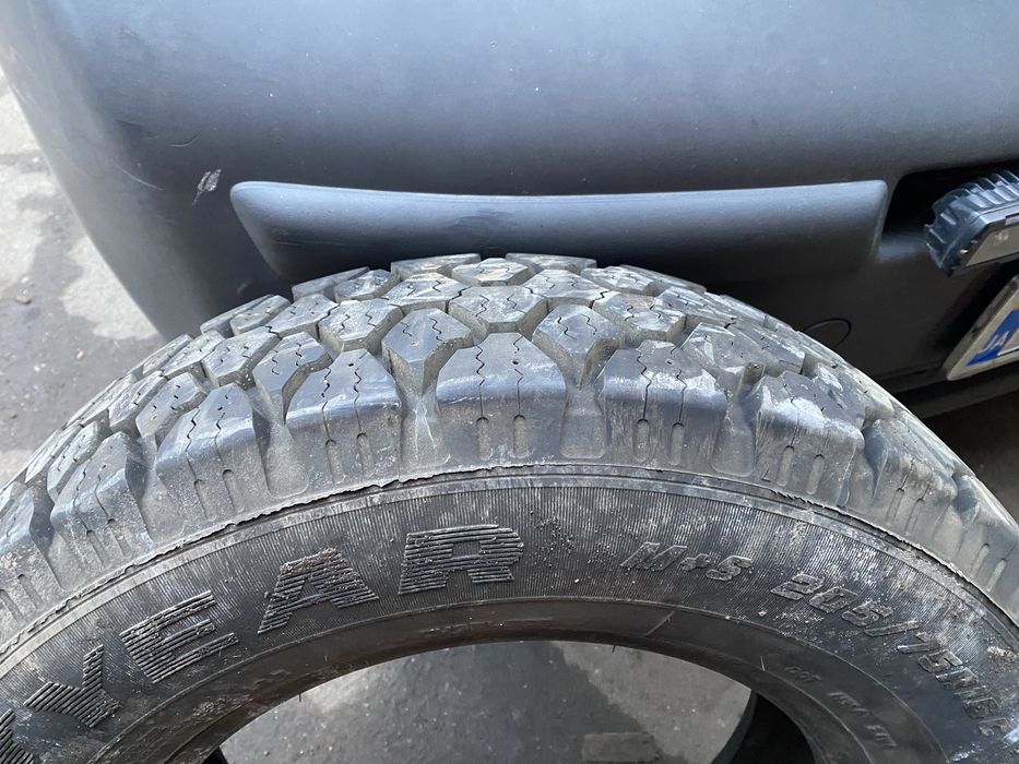 Продам шины автомобильную