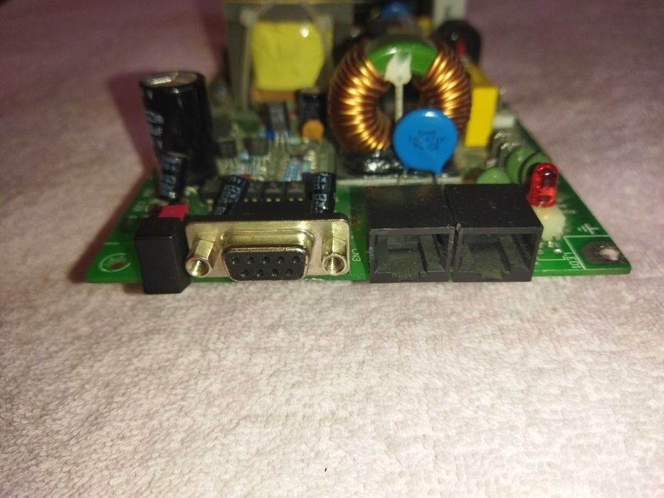 Плата от блока бесперебойного питания.