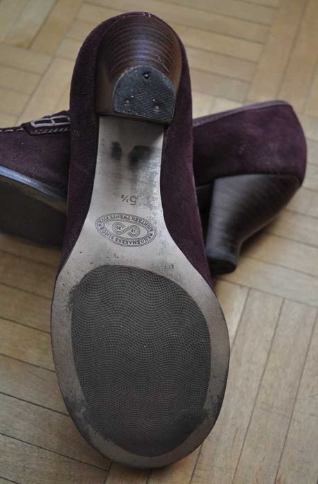 Clarks - pantofle skórzane na obcasie roz. 39