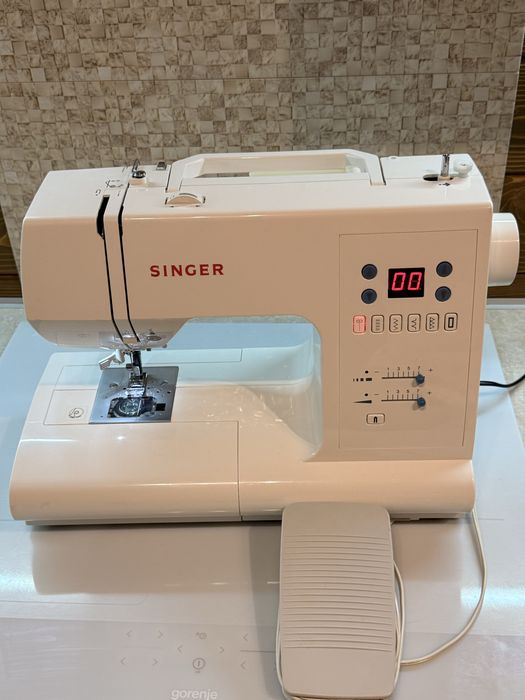 Швейна машинка Singer 7466