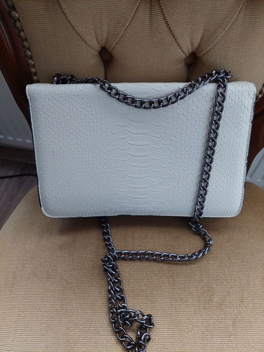 Torebka  wizytowa jasny beż.