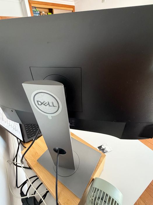Monitor Dell P2419HC 24" Full HD – Como Novo / Com Caixa