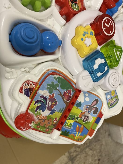 Mesa sensorial de brincar para bebé