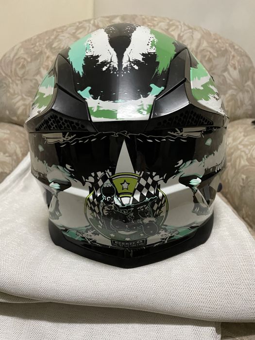 Capacete para mota NOVO