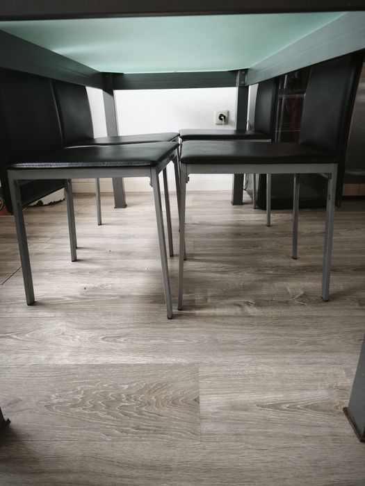 Mesa de jantar de vidro