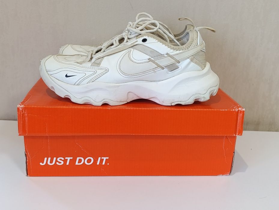 кросівки Nike TC 7900 (розмір 40)