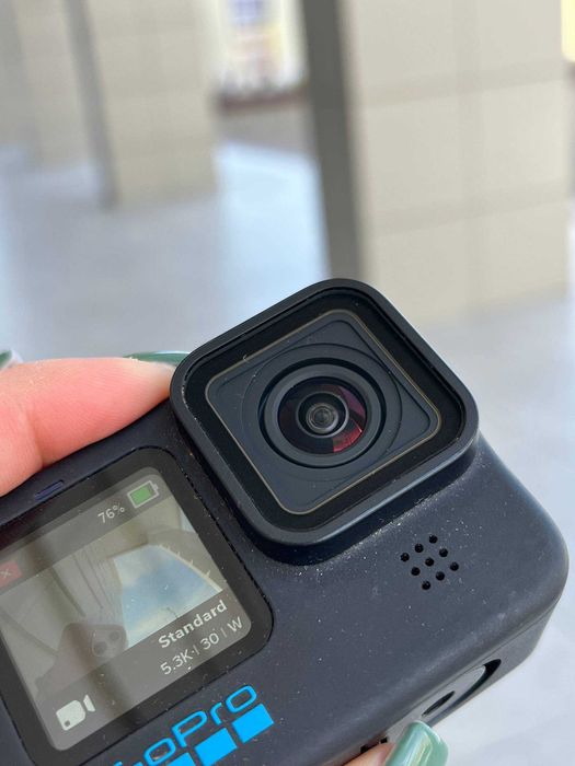 Екшн-камера GoPro Hero 11 з зарядною станцією