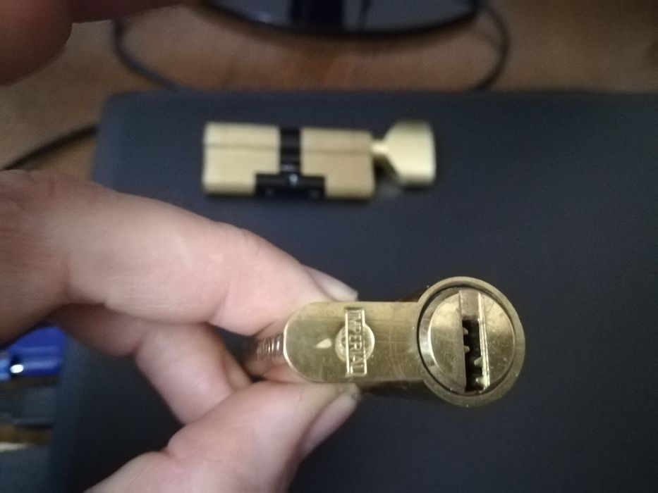 Дешево продам серцевину до замка