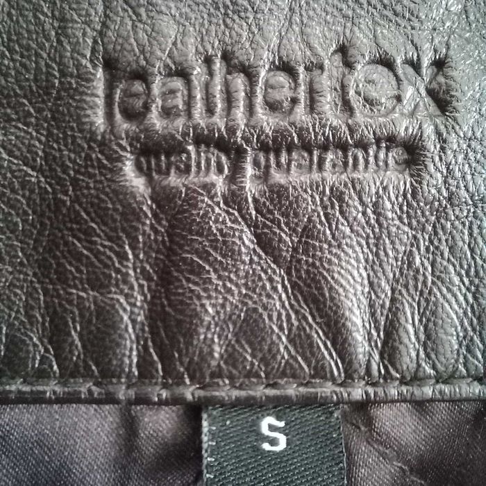 Casaco em pele como novo