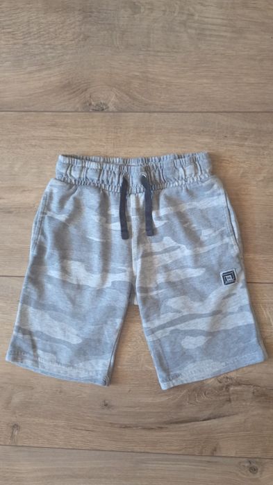 Spodenki dresowe roz 122-128