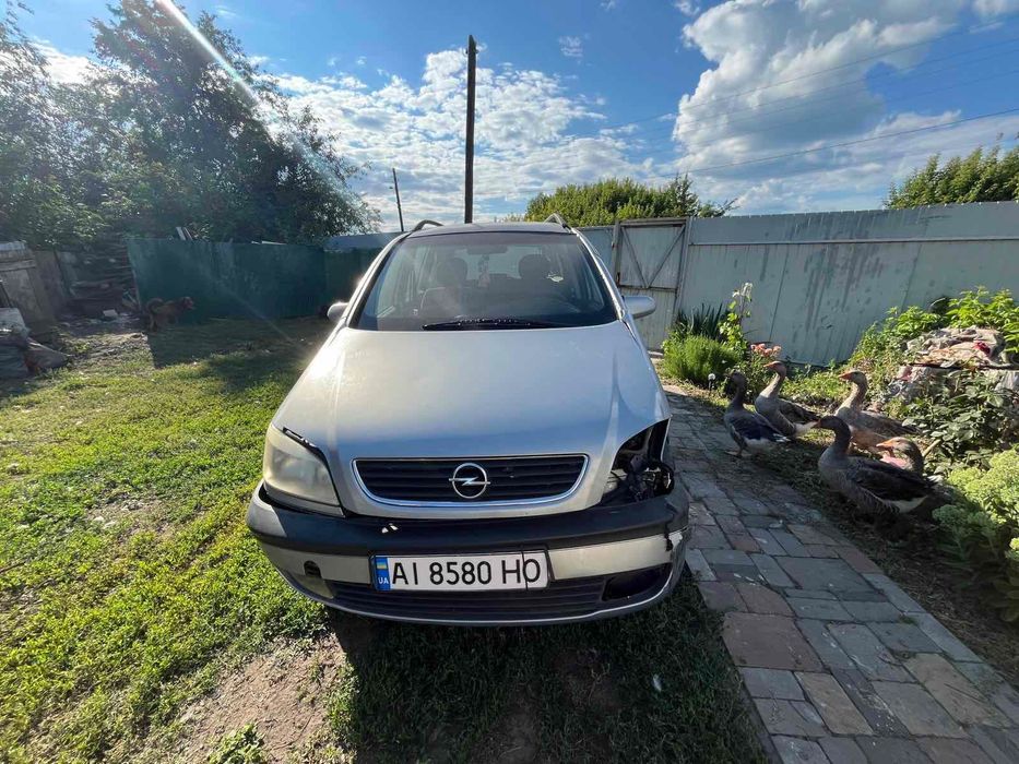 Авто Опель  Zafira