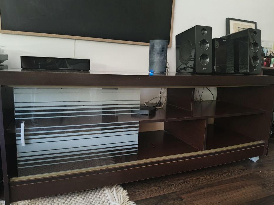 Móvel TV  - 150cm, com 50cm de largura e 56 altura
