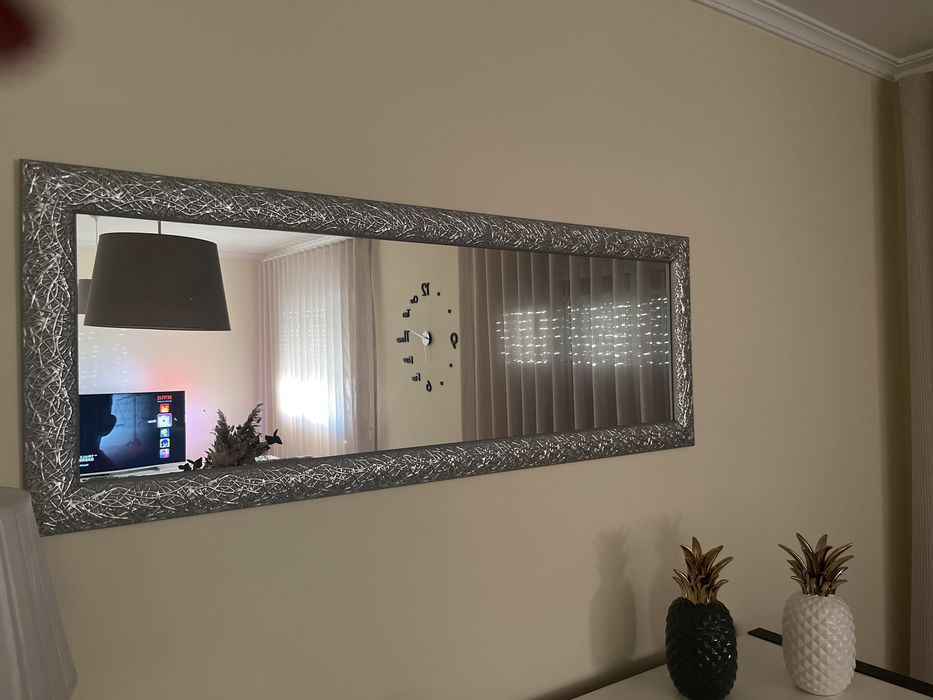 Movel aparador branco com  led incorporado